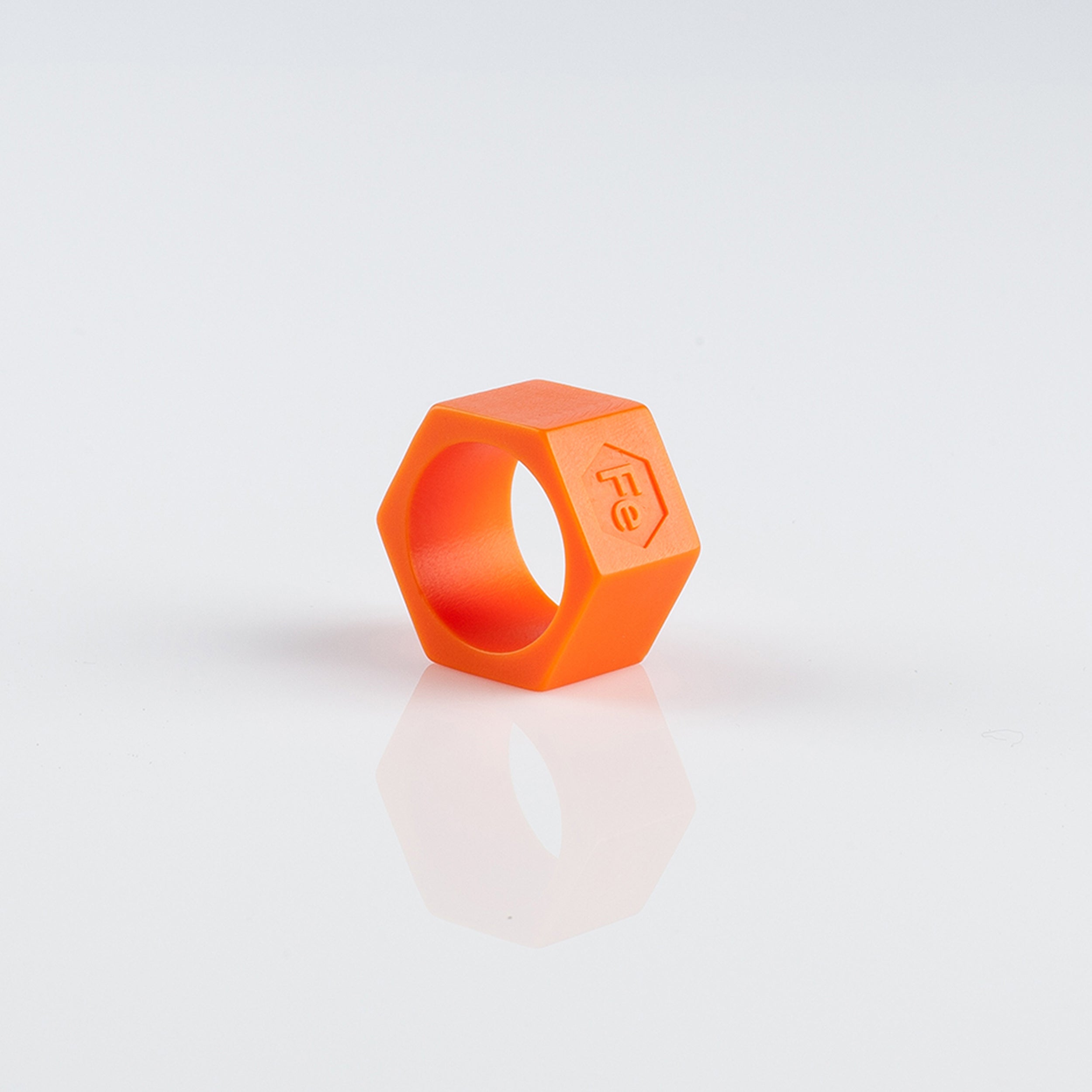 Prsteň Corian Orange Železná matka