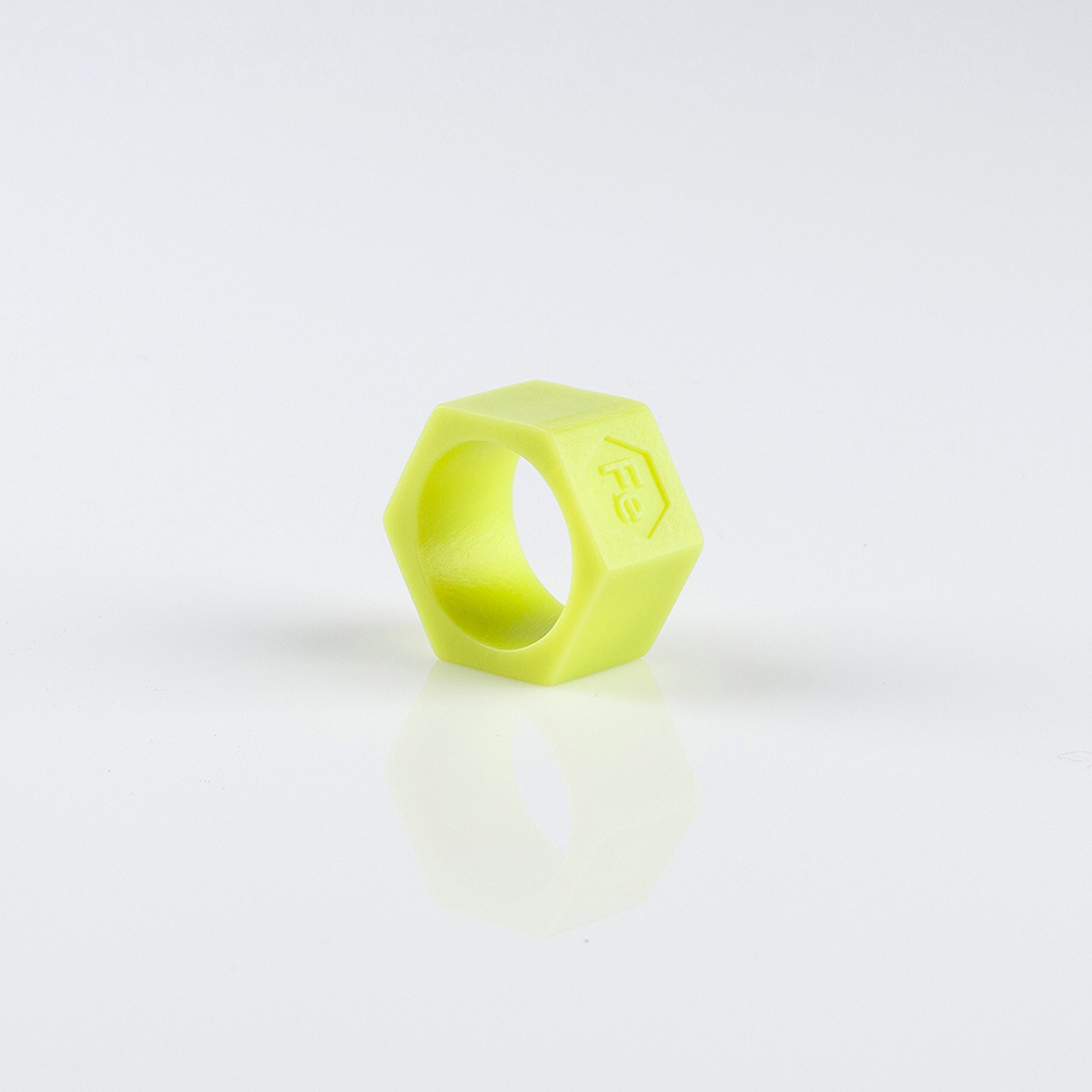 Prsteň Corian Mint green Železná matka